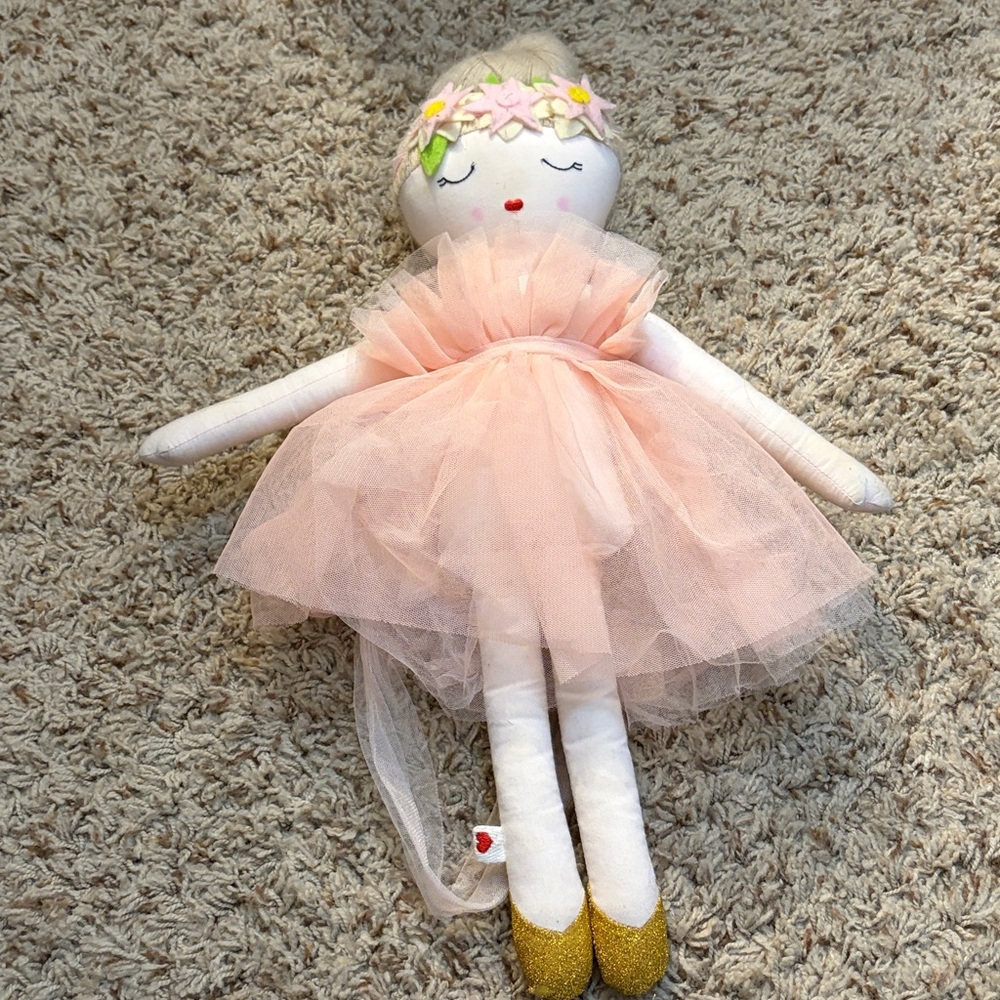 Hearts of Yarn Plush Madeleine Ballerina Doll - Picture 2 of 3